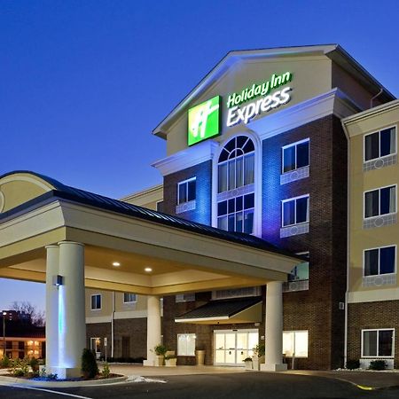 Holiday Inn Express & Suites Стейтсвил Екстериор снимка