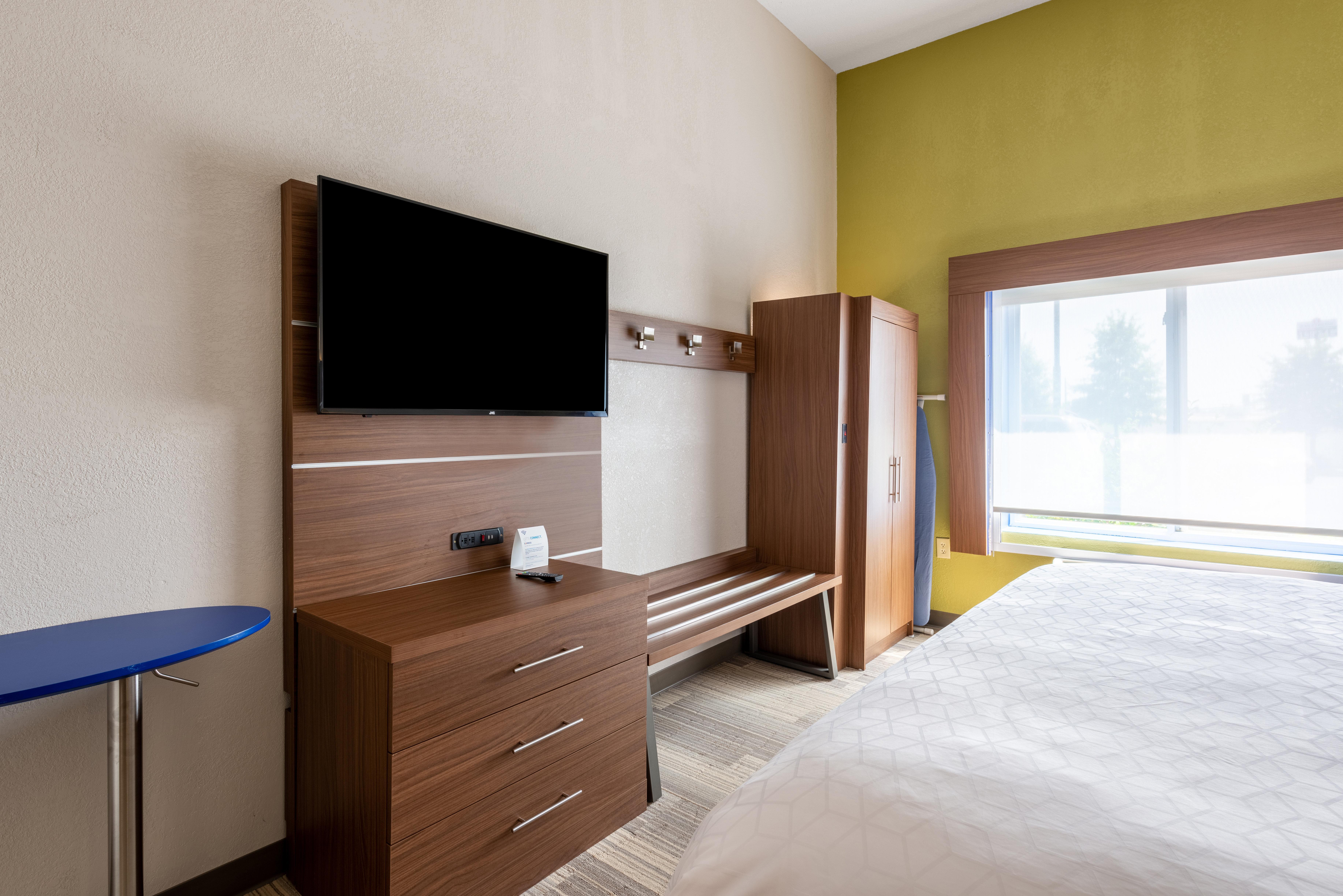 Holiday Inn Express & Suites Стейтсвил Екстериор снимка