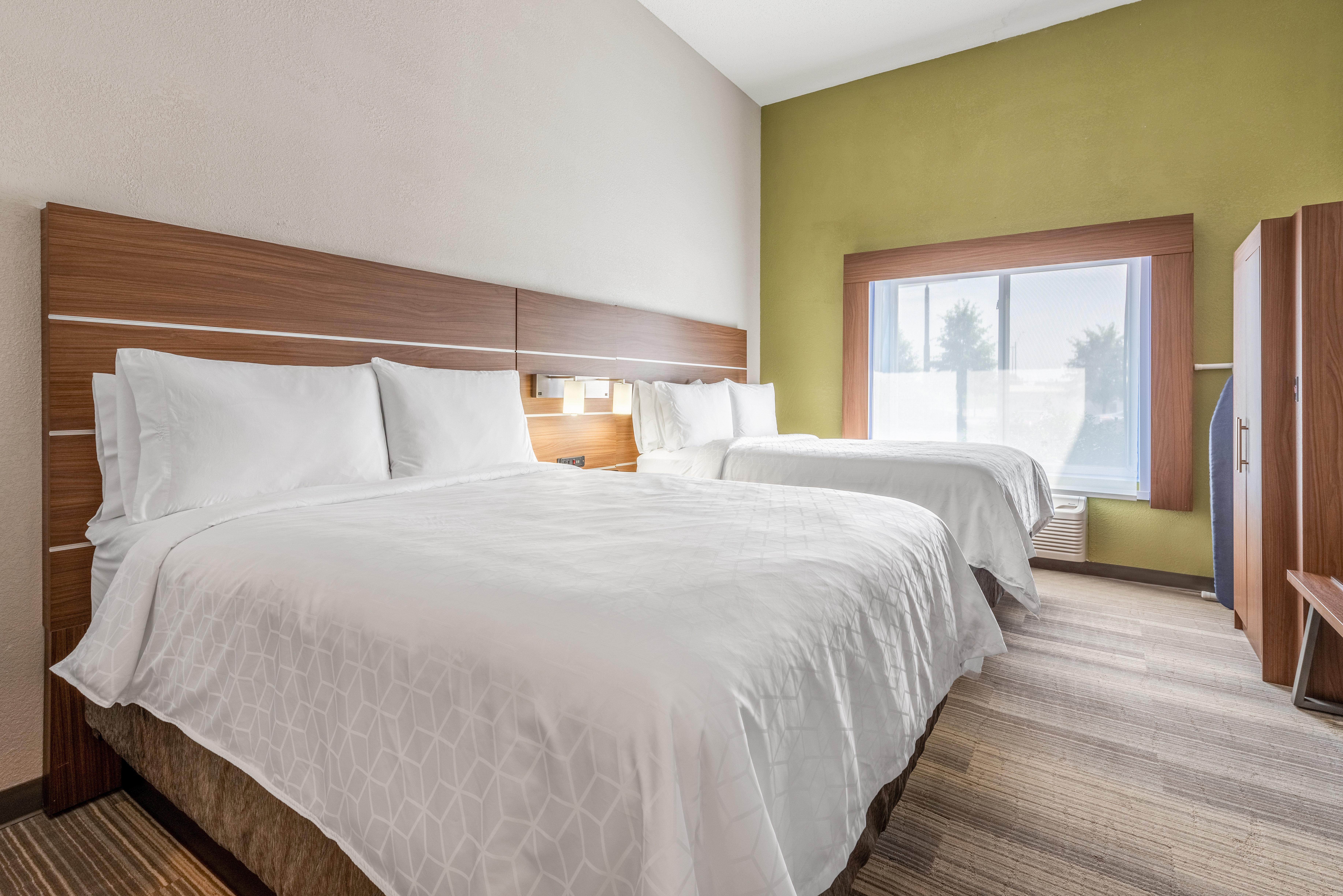Holiday Inn Express & Suites Стейтсвил Екстериор снимка